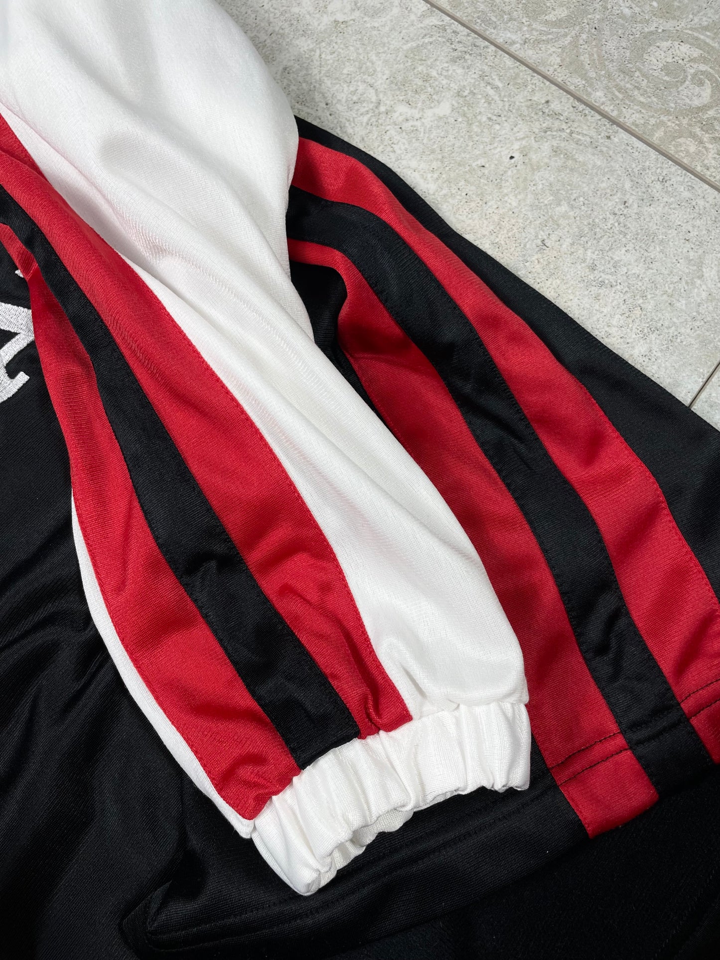 Karl Kani Vintage Duks (L)