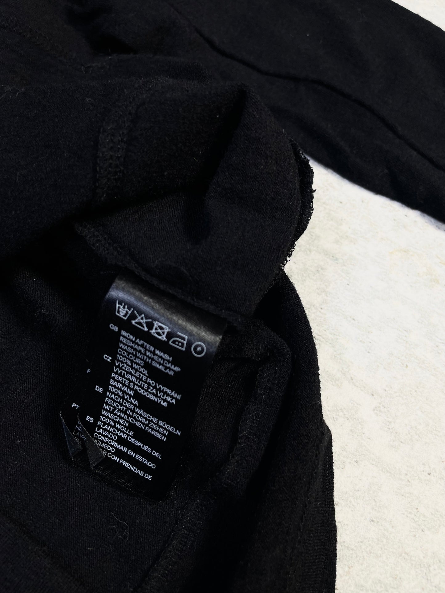 Comme Des Garcons x H&M Sweater (XS)