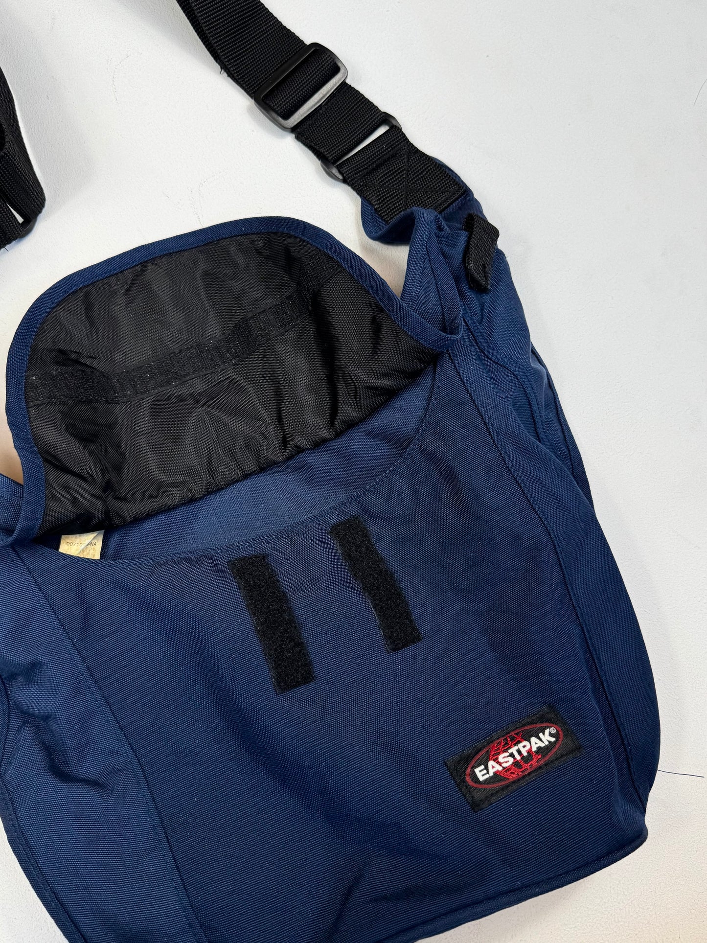 Eastpak Torba (34/27/8)