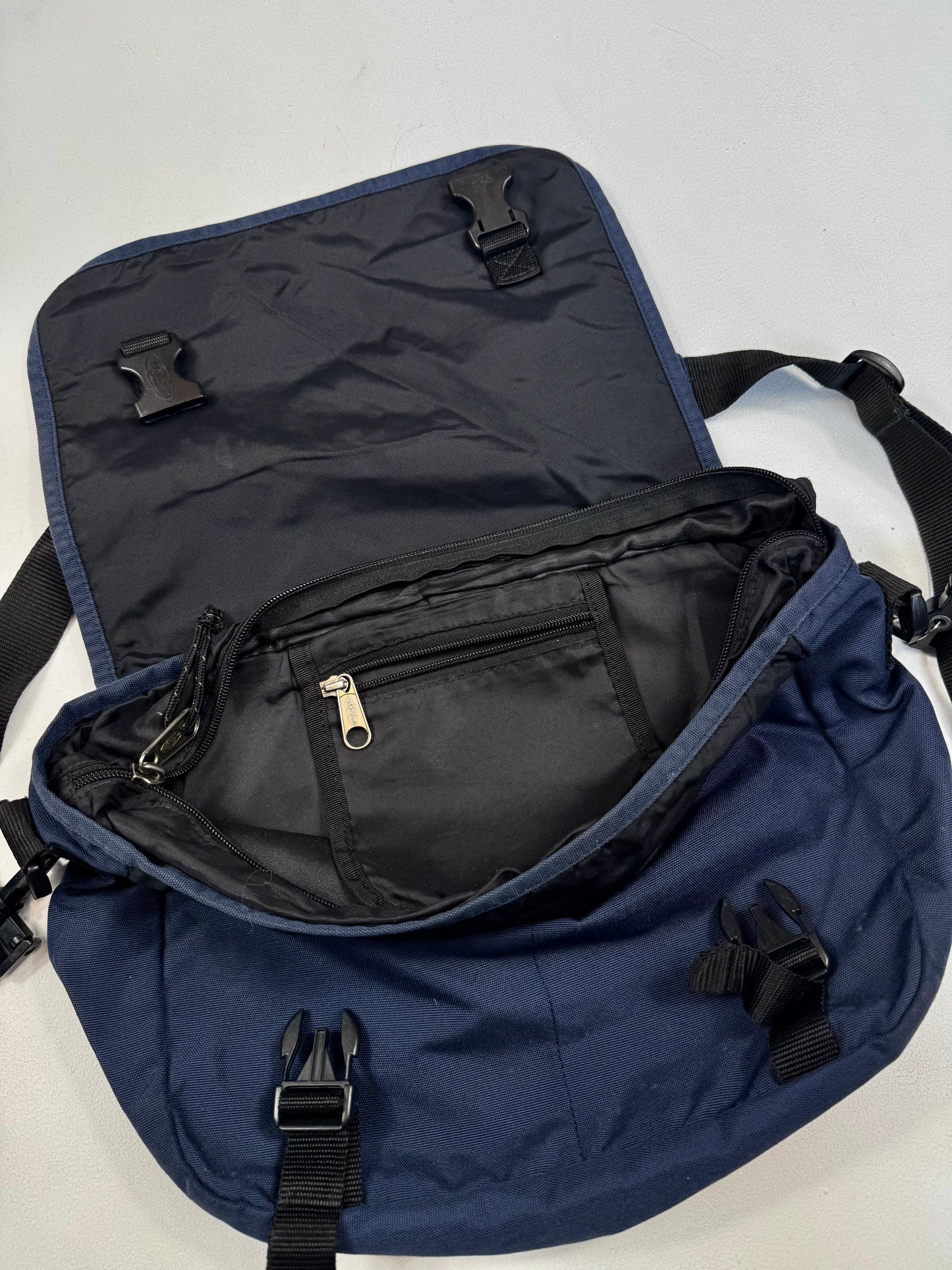 Eastpak Torba (41/28/8)