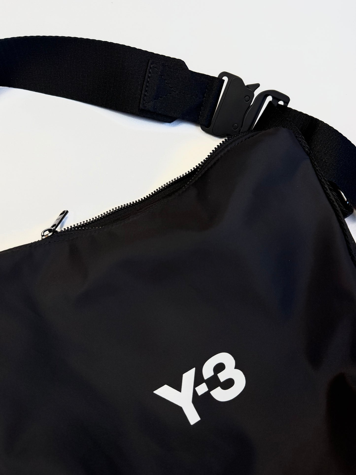 Y-3 Crossbody Torba (28/28/8)