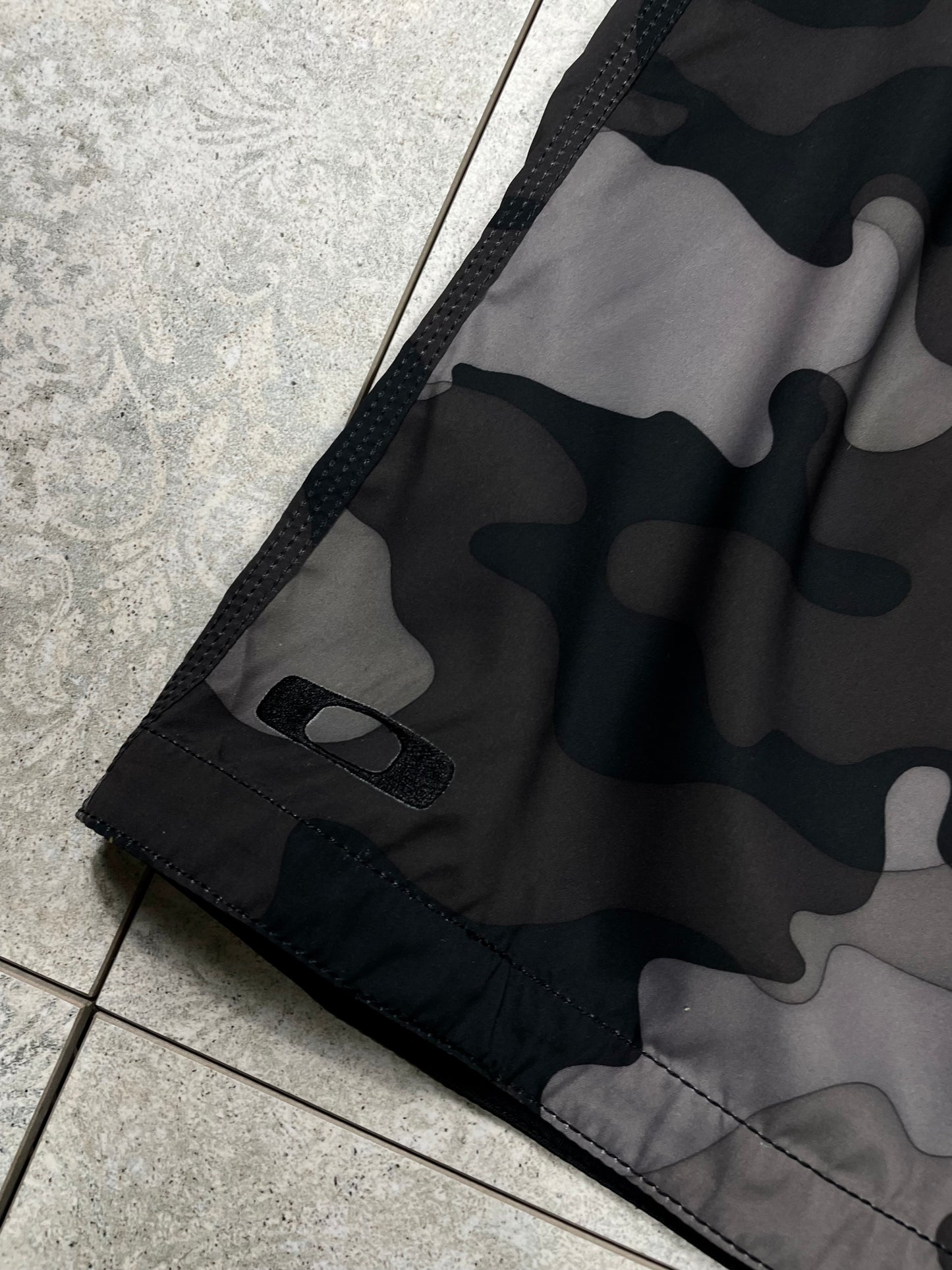 Oakley Camo Šorc Sample (34)